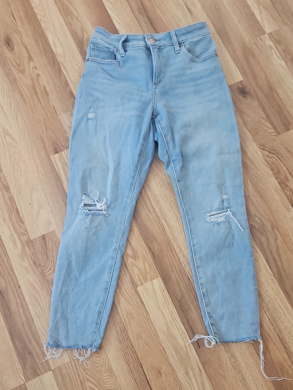 Express Curvy Skinny Mid Rise Light Wash Jeans Size 6 Short